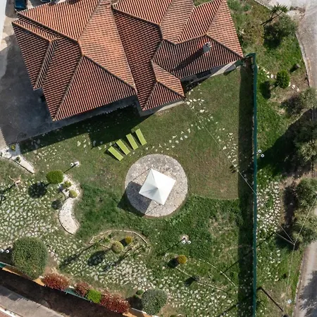 וילה Koukounara Kypseli